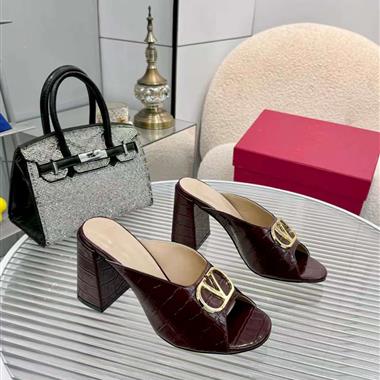 Valentino   2026新款女生休閒時尚鞋子