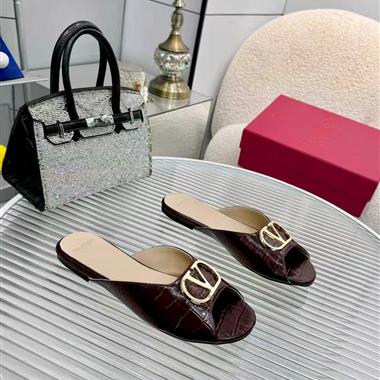 Valentino   2026新款女生休閒時尚鞋子