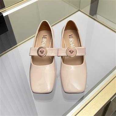 VERSACE  2026新款女生休閒時尚鞋子