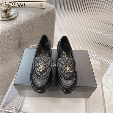 2026新款女生休閒時尚鞋子