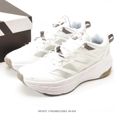 Adidas TERREX FREEHIKER LT硬核的薄底徒步鞋