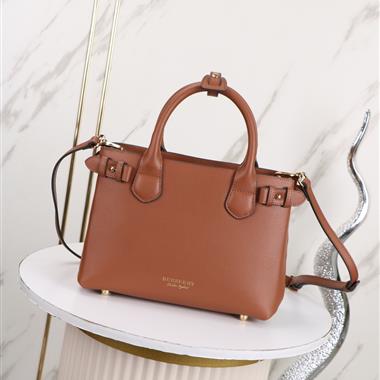 BURBERRY   2026新款女生時尚包包   尺寸：27*20*12CM