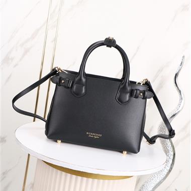 BURBERRY   2026新款女生時尚包包   尺寸：27*20*12CM