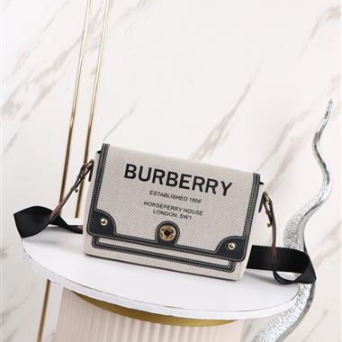 BURBERRY   2026新款女生時尚包包   尺寸：25*8.5*18CM