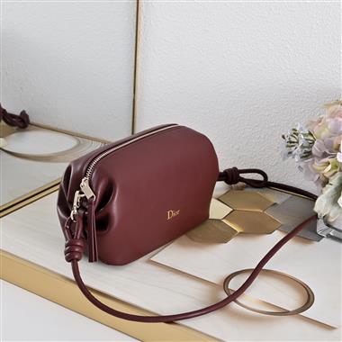 DIOR   2026新款女生時尚包包 尺寸：20*11*8CM