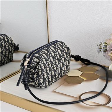 DIOR   2026新款女生時尚包包 尺寸：20*11*8CM