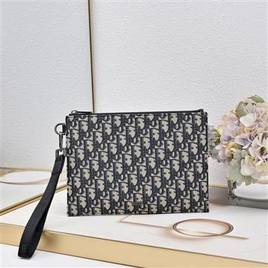 DIOR   2026新款男生時尚包包 尺寸：26.5*17.5CM