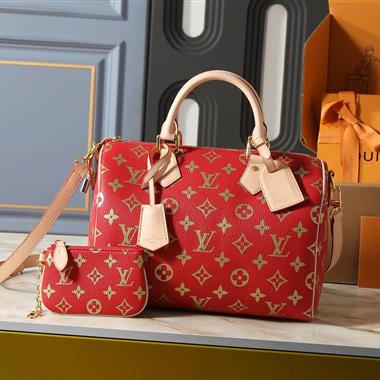 LOUIS VUITTON    2026新款女生時尚包包 尺寸：32*22.5*18CM