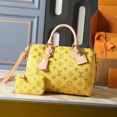 LOUIS VUITTON    2026新款女生時尚包包 尺寸：32*22.5*18CM