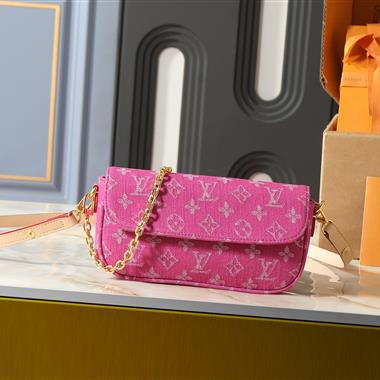 LOUIS VUITTON    2026新款女生時尚包包 尺寸：23.5 x 12.0 x 4.3CM