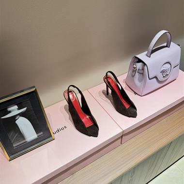 Valentino   2026新款女生休閒時尚鞋子