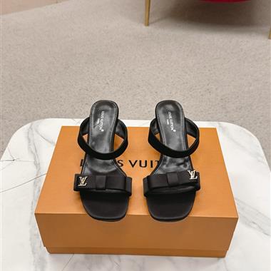 Louis Vuitton    2026新款女生休閒時尚鞋子