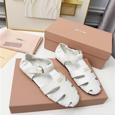Miu Miu    2026新款女生休閒時尚鞋子