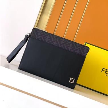 FENDI   2026新款男生時尚包包   尺寸：26.5x20x4.5CM