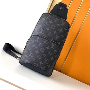 LOUIS VUITTON   2026新款男生時尚包包   尺寸：18x31x5CM
