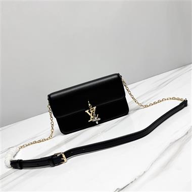 LOUIS VUITTON   2026新款女生時尚包包   尺寸：20*11.5*4CM