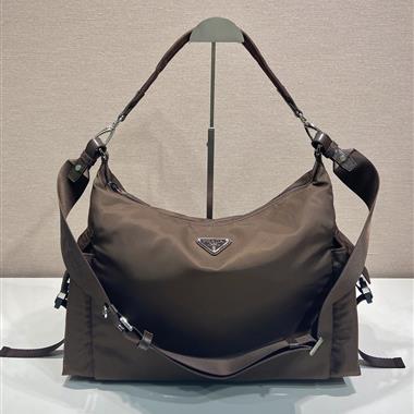 PRADA   2026新款男生時尚包包 尺寸：43*29.5*15CM