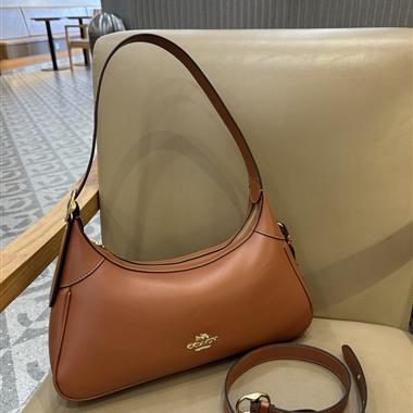 COACH   2026新款女生時尚包包  尺寸：35.5*21*8.5CM