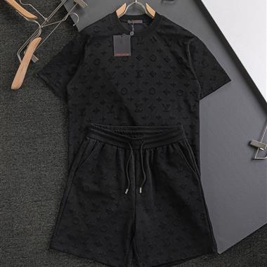 LouisVuitton   2026夏季新款短袖套裝  尺寸偏大