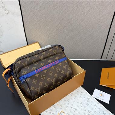 LOUIS VUITTON   2026新款男生時尚包包 尺寸：25*18CM