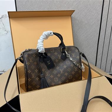 LOUIS VUITTON    2026新款男生時尚包包 尺寸：30CM