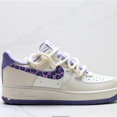 NIKE AIR FORCE 1‘07