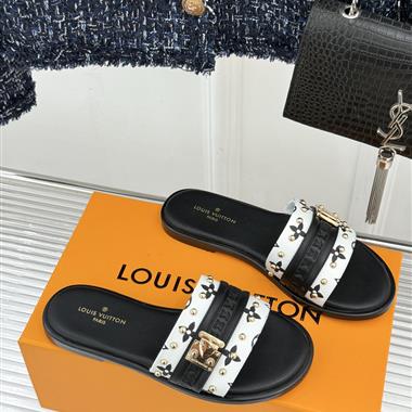 Louis Vuitton   2026新款女生休閒時尚鞋子