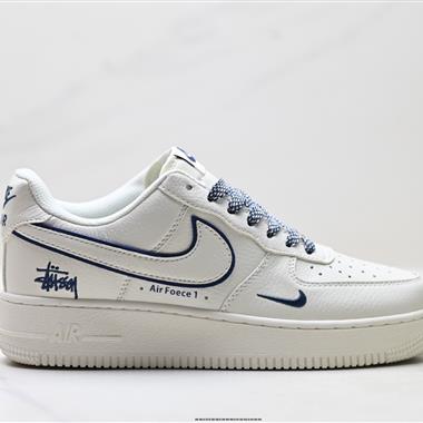 NIKE AIR FORCE 1‘07