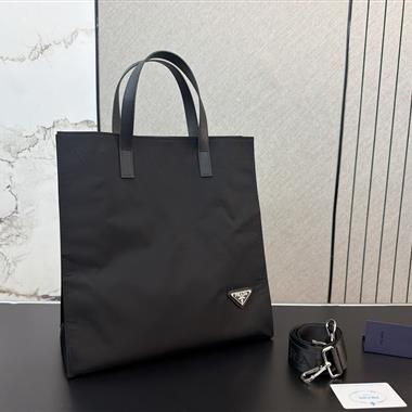 PRADA  2026新款男生時尚包包  尺寸：33*34CM