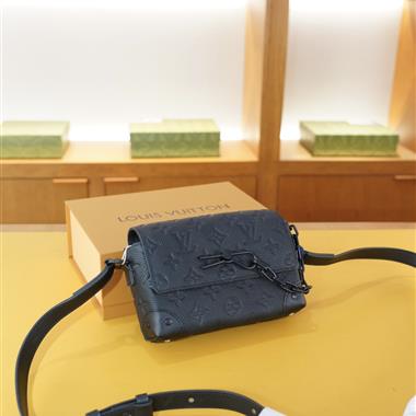 LOUIS VUITTON   2026新款男生時尚包包  尺寸：18x12x6CM
