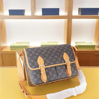 LOUIS VUITTON   2026新款男生時尚包包  尺寸：33x25x10CM