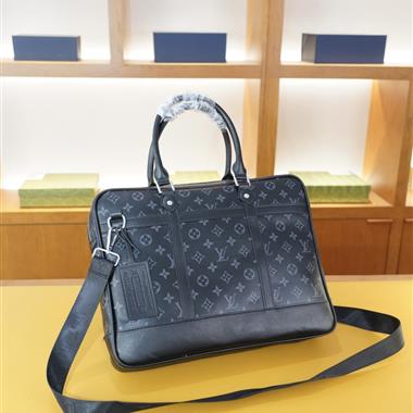 LOUIS VUITTON   2026新款男生時尚包包  尺寸：38x28x7CM