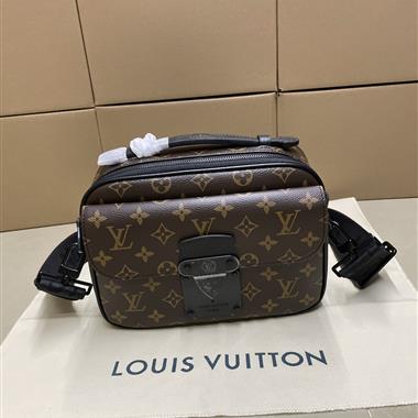 LOUIS VUITTON   2026新款男生時尚包包  尺寸：22x18x8CM