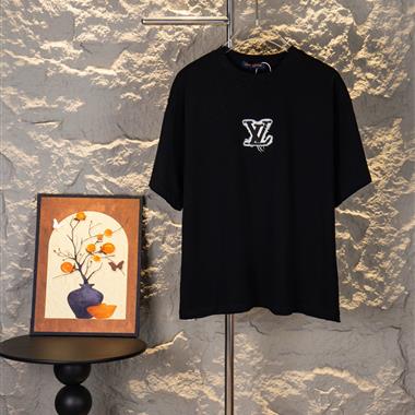 LouisVuitton   2026夏季新款短袖T恤  尺寸偏大