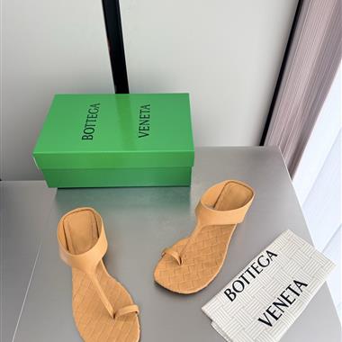 BOTTEGA VENETA   2026新款女生休閒時尚鞋子
