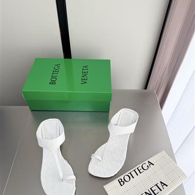 BOTTEGA VENETA   2026新款女生休閒時尚鞋子