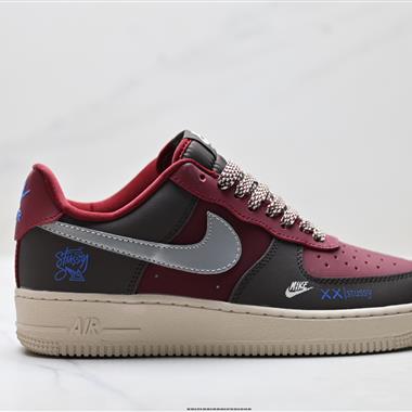 NIKE AIR FORCE 1‘07