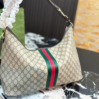 GUCCI   2026新款女生時尚包包 尺寸：39*28CM