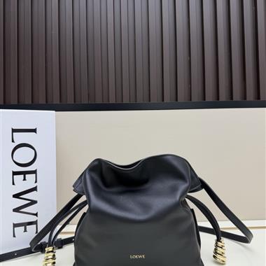 LOEWE   2026新款女生時尚包包 尺寸：23*18*9CM