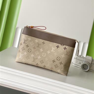 LOUIS VUITTON  2026新款男生時尚包包  尺寸：30×21×7.5CM
