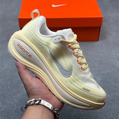 Nike Vomero Plus 舒適減震防滑 低幫跑步鞋