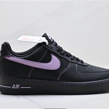 NIKE AIR FORCE 1‘07