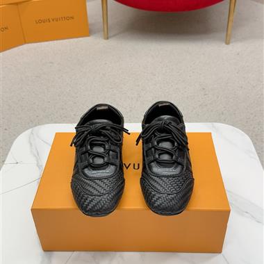 Louis Vuitton   2026新款女生休閒時尚鞋子