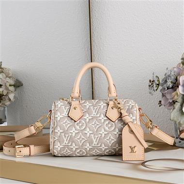 LOUIS VUITTON   2026新款女生時尚包包  尺寸：16 x 10 x 7.5CM