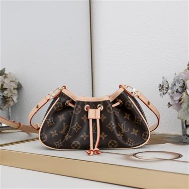 LOUIS VUITTON   2026新款女生時尚包包  尺寸：24 × 13 × 8CM