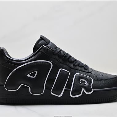 NIKE AIR FORCE 1‘07