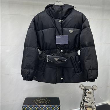 PRADA  2026秋冬新款女生羽絨外套