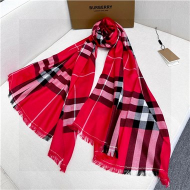 BURBERRY  2026秋冬新款時尚圍巾  尺寸：200-80