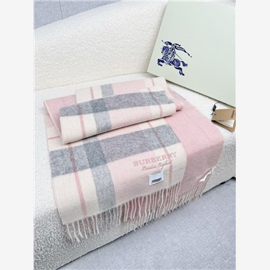 BURBERRY  2026秋冬新款時尚圍巾  尺寸：200-30