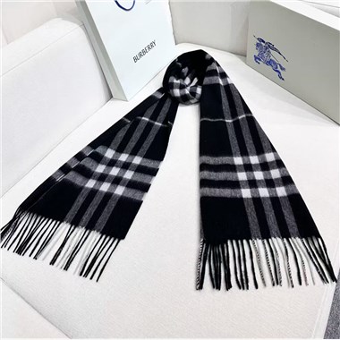 BURBERRY  2026秋冬新款時尚圍巾  尺寸：168-30
